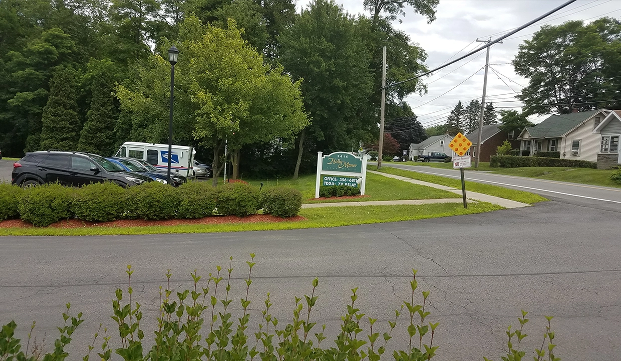 HollyManor-Exterior11