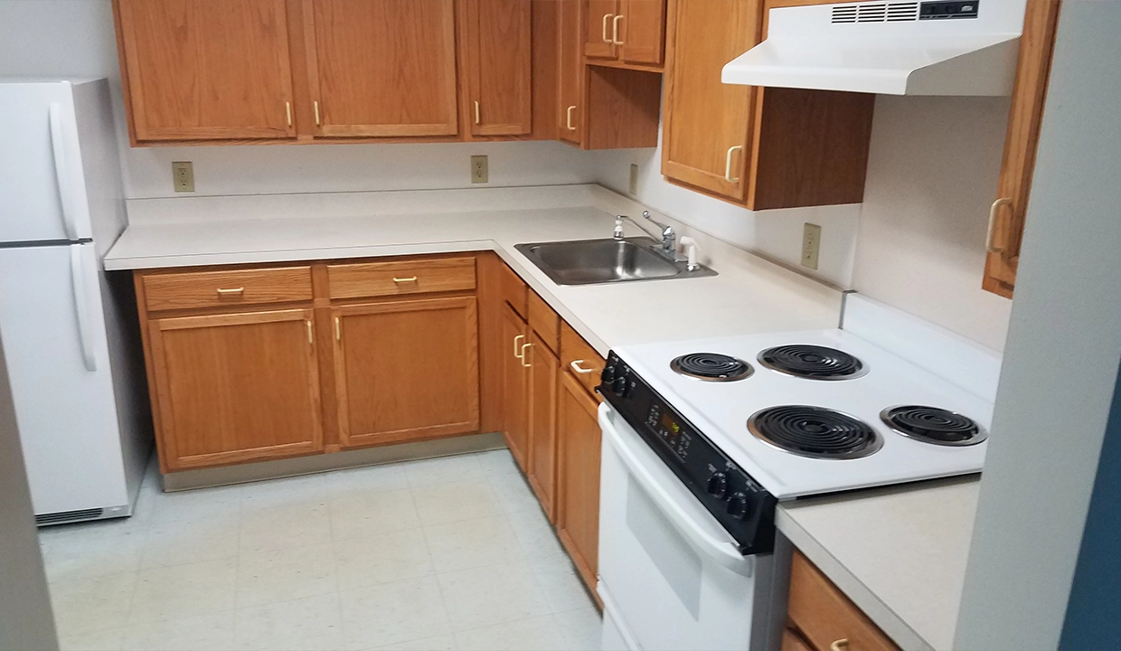 HollyManor-Kitchen01