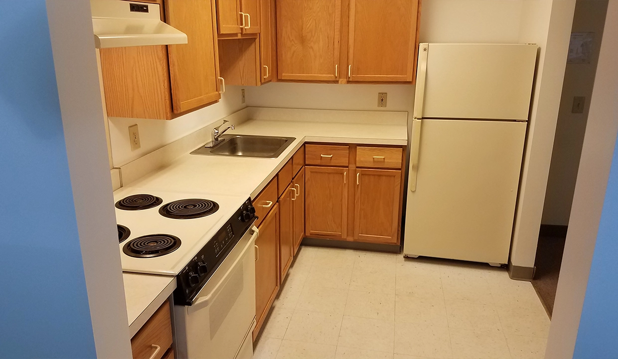 HollyManor-Kitchen02