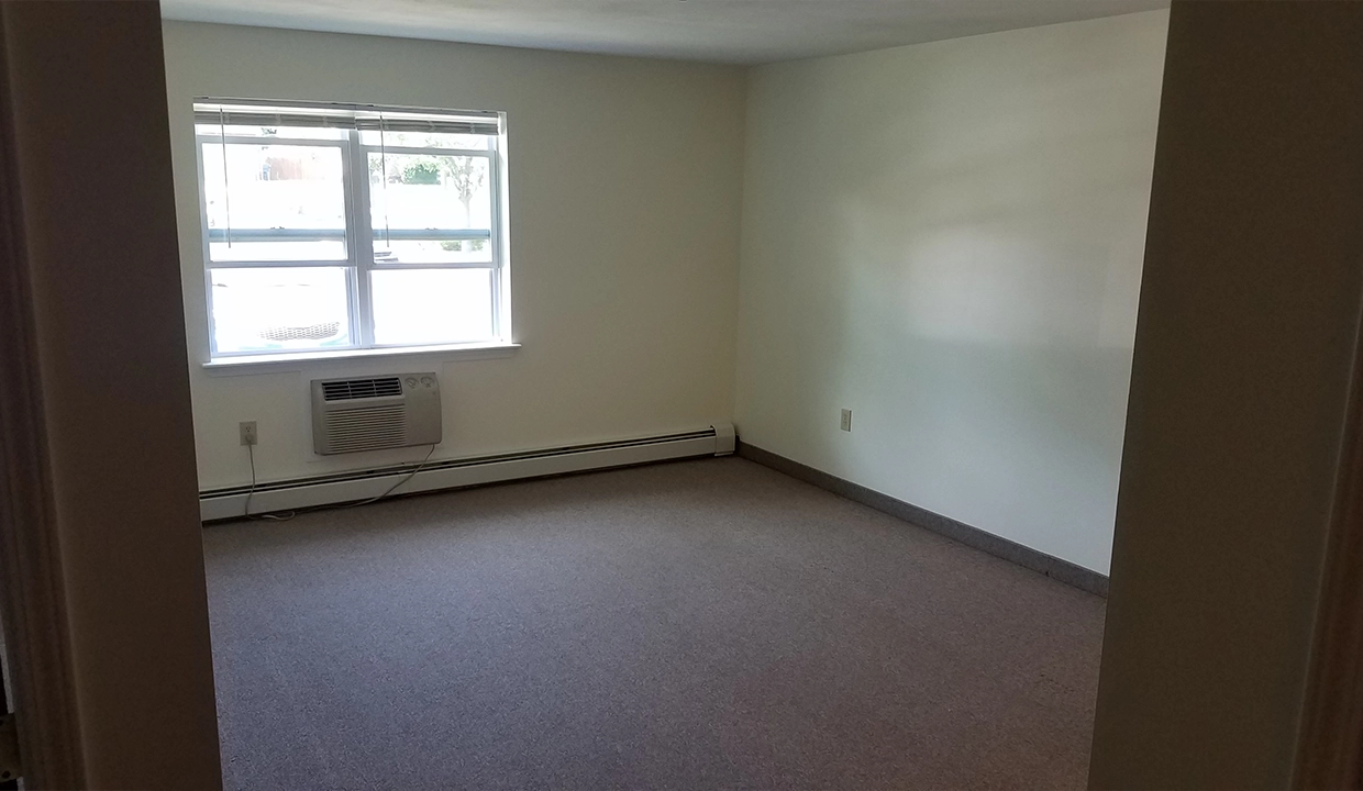 HollyManor-LivingRoom01