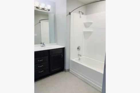 KnittingMill-Bathroom01