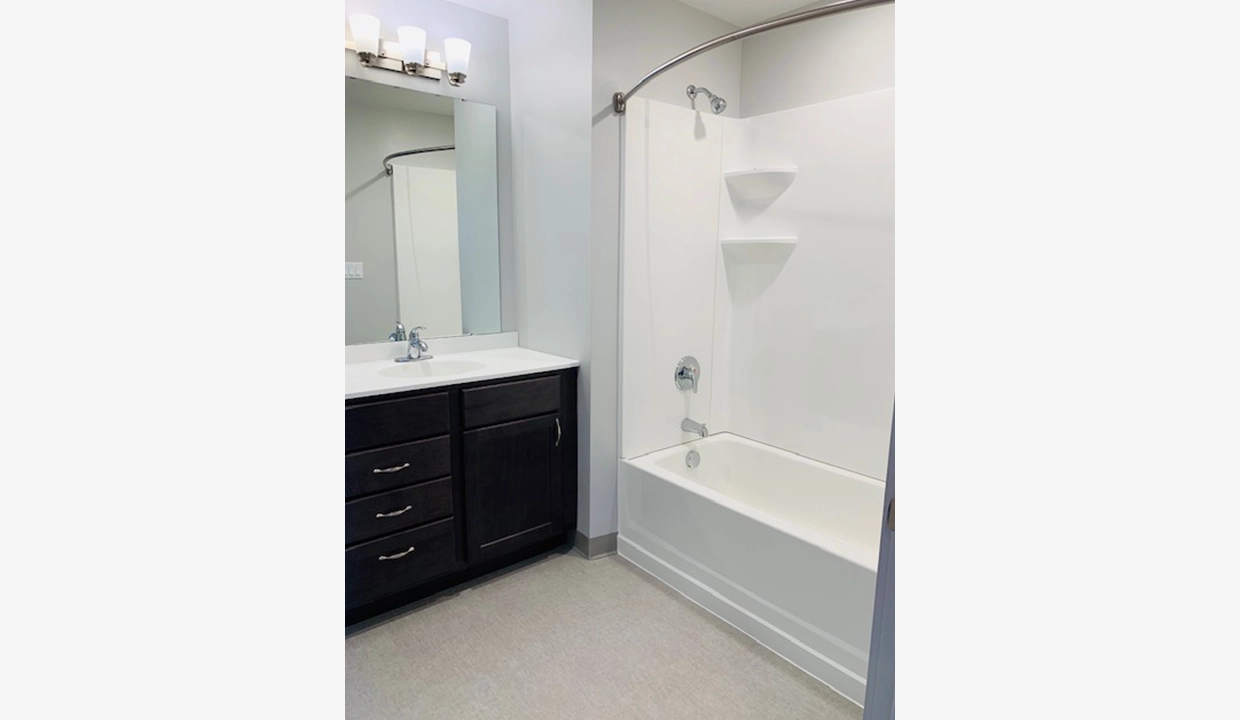 KnittingMill-Bathroom01