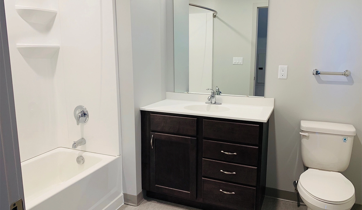 KnittingMill-Bathroom02