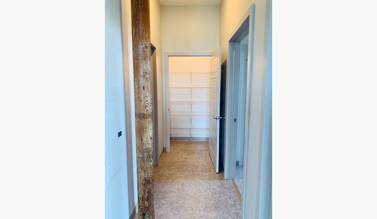 KnittingMill-Storage01