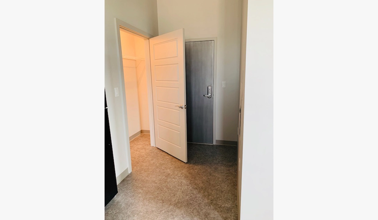 KnittingMill-Storage02