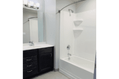 KnittingMill_Bathroom01