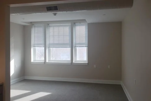 Kingsborough-LivingRoom01