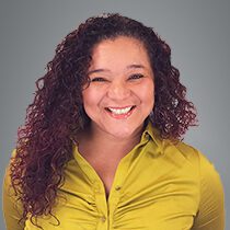 Karla Ortiz Headshot